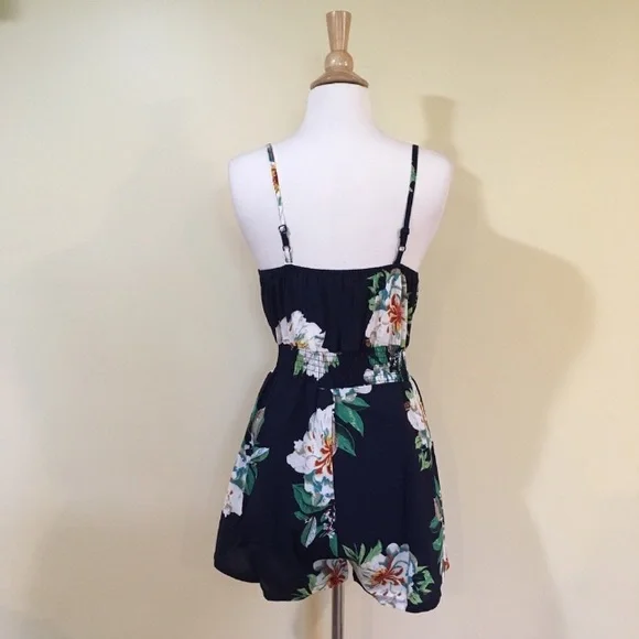 💥 CLEARANCE Tassel Tie Button Front Floral Smocked Waist Romper - Picture 5 of 5